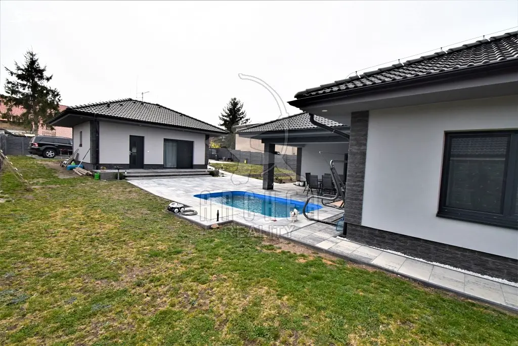 Prodej  rodinného domu 209 m², pozemek 1 057 m², Rostoklaty, okres Kolín