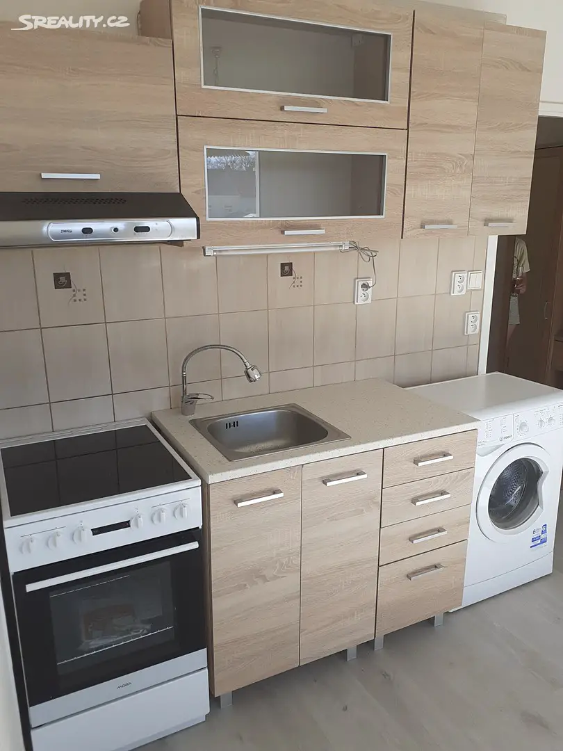 Pronájem bytu 1+1 38 m², Sídliště na Sadech, České Velenice