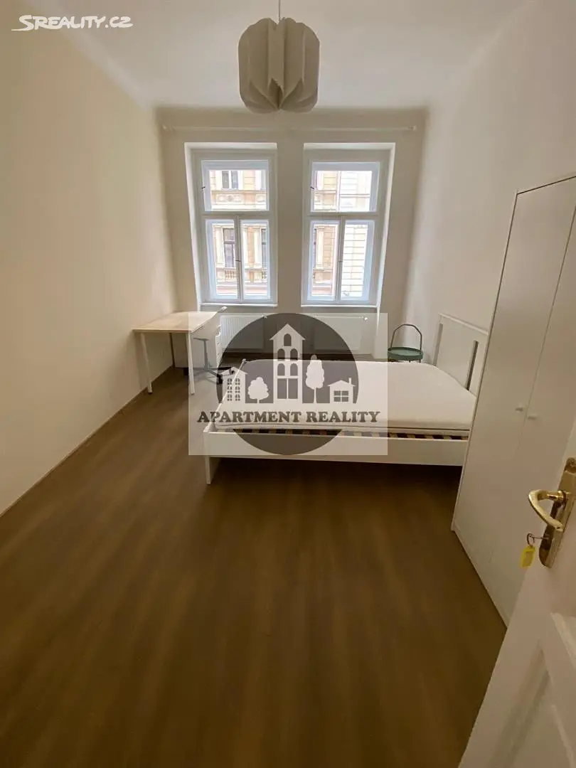 Pronájem bytu 1+1 40 m², Sokolská, Praha 2 - Nové Město