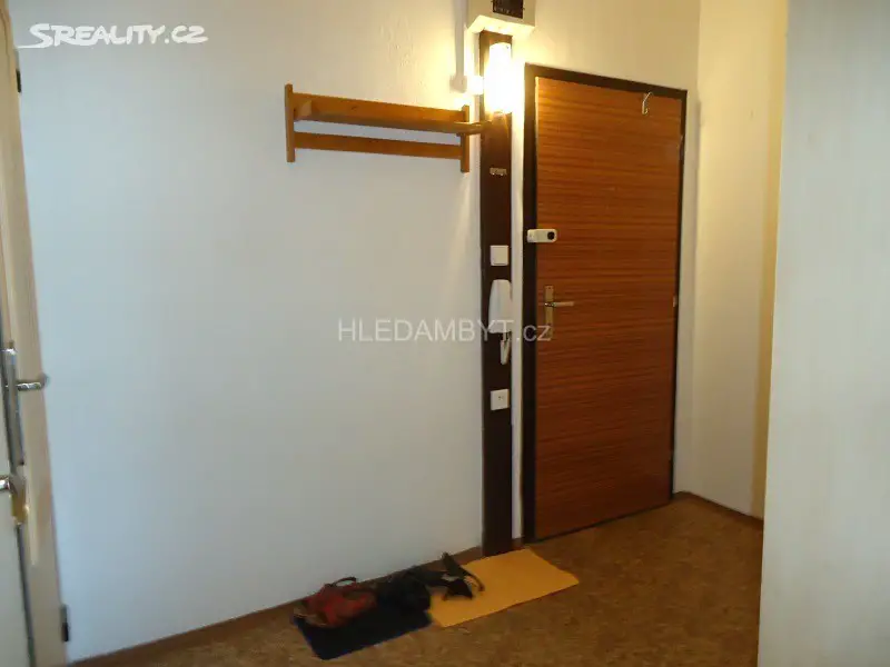 Pronájem bytu 1+1 34 m², Lešenská, Praha 8 - Troja