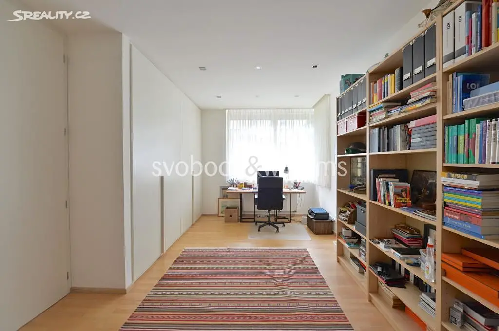 Pronájem bytu 4+1 248 m², V tišině, Praha 6 - Bubeneč