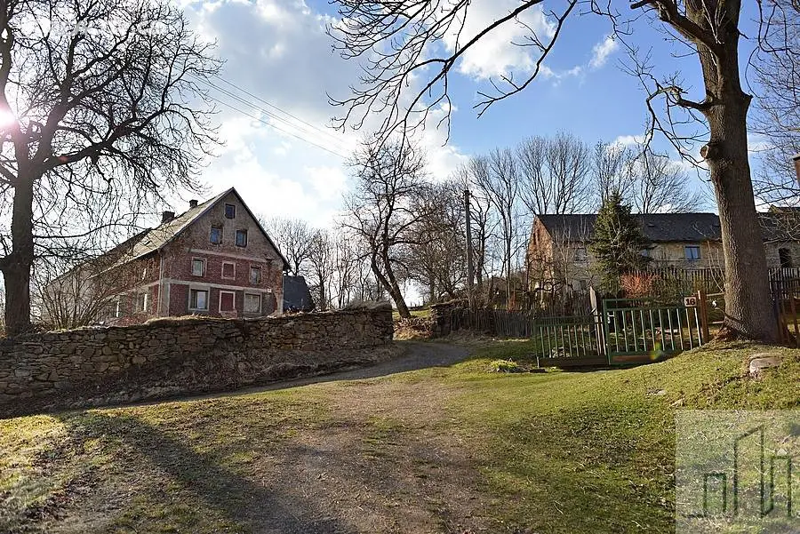 Prodej  zemědělské usedlosti 100 m², pozemek 11 802 m², Žlutice - Knínice, okres Karlovy Vary