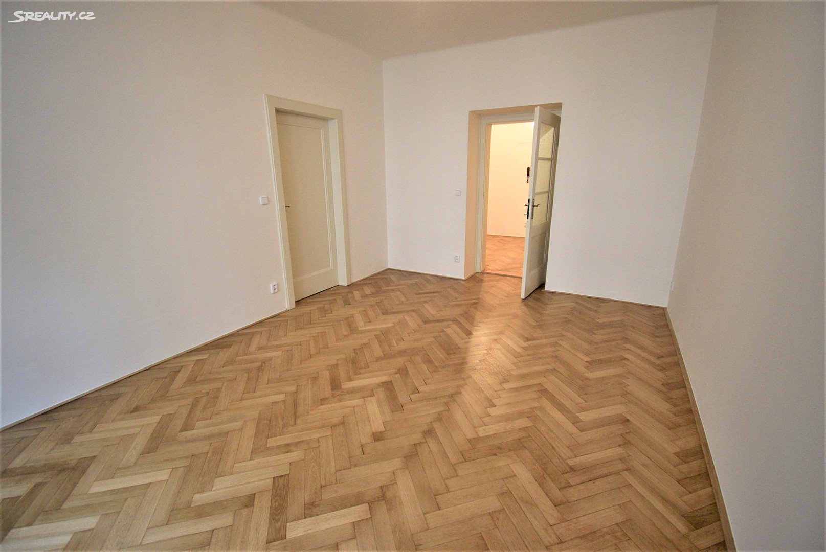 Pronájem bytu 2+1 87 m², dr. Zikmunda Wintra, Praha 6 - Bubeneč