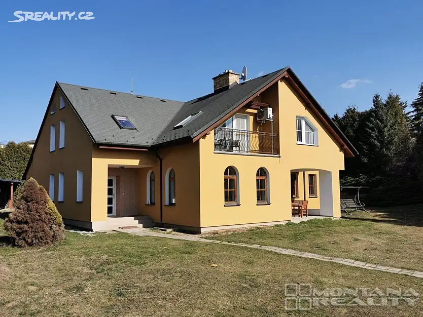 Prodej  rodinného domu 451 m², pozemek 2 847 m², Dolany, okres Olomouc