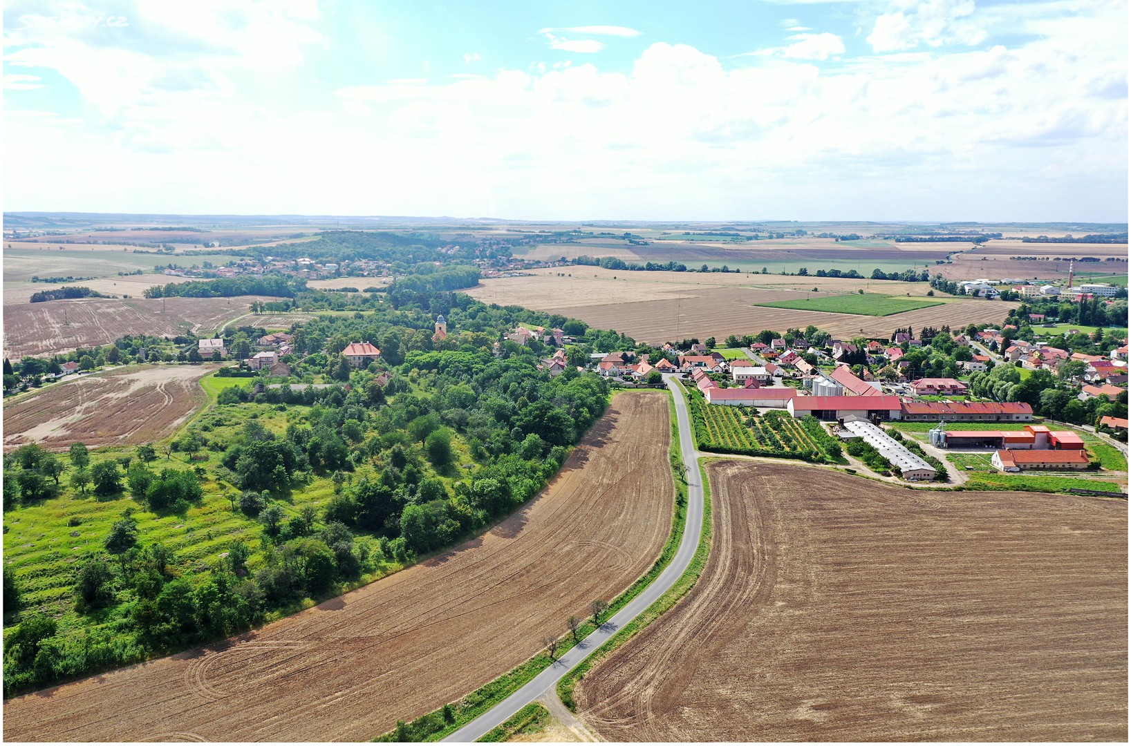 Prodej  pole 8 284 m², Dobřichov, okres Kolín