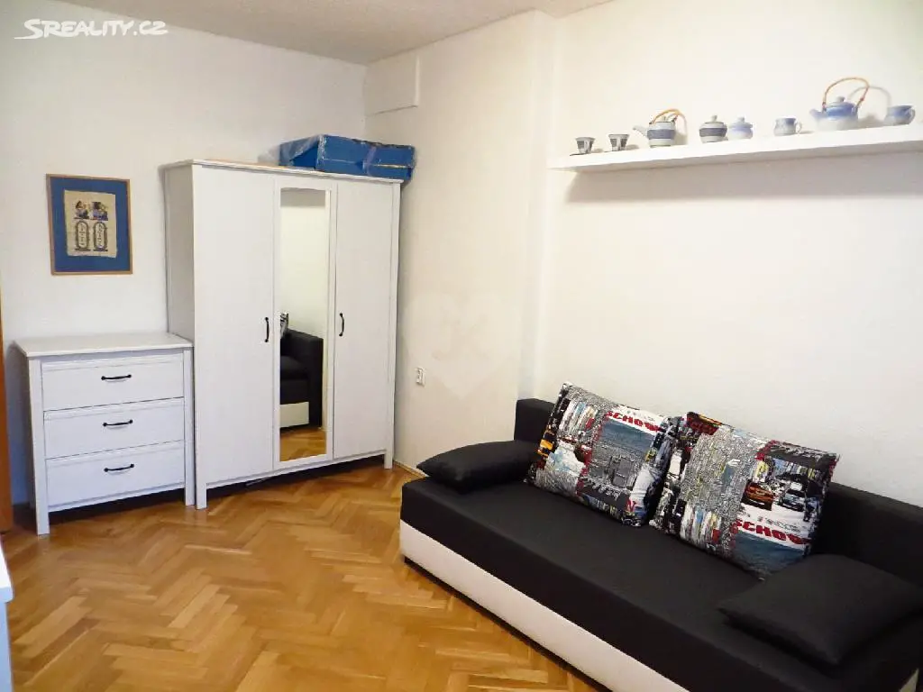 Pronájem bytu 1+kk 21 m², Dětská, Praha 10 - Strašnice