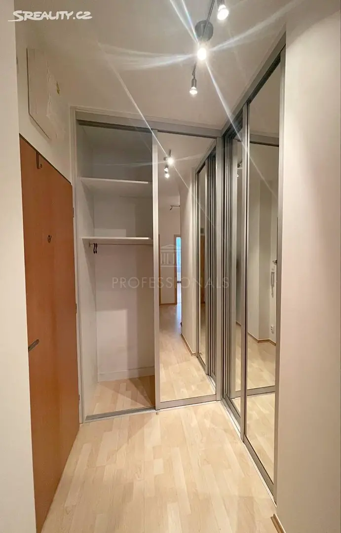 Pronájem bytu 2+kk 55 m², Na Císařce, Praha 5 - Smíchov