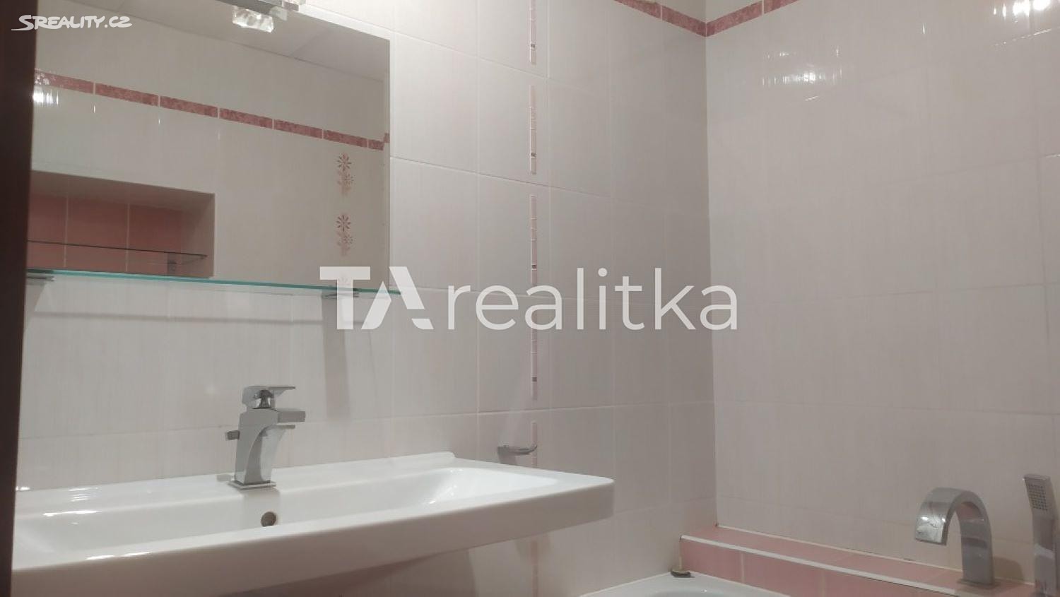 Prodej bytu 3+1 65 m², Na Stuchlíkovci, Orlová - Lutyně