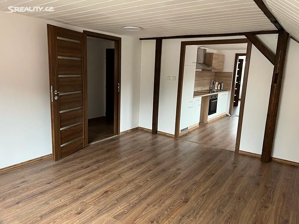 Pronájem bytu 4+1 105 m² (Podkrovní), Krušnohorská, Dubí