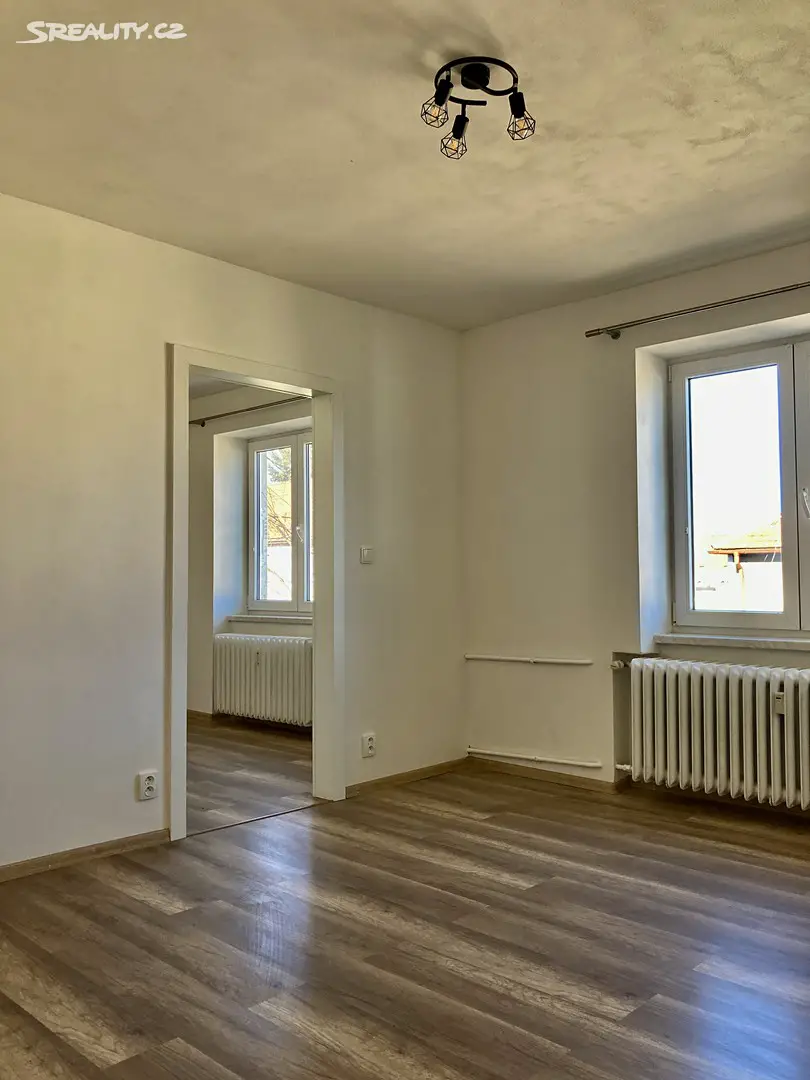 Pronájem bytu 1+1 35 m², Závodu míru, Karlovy Vary - Stará Role