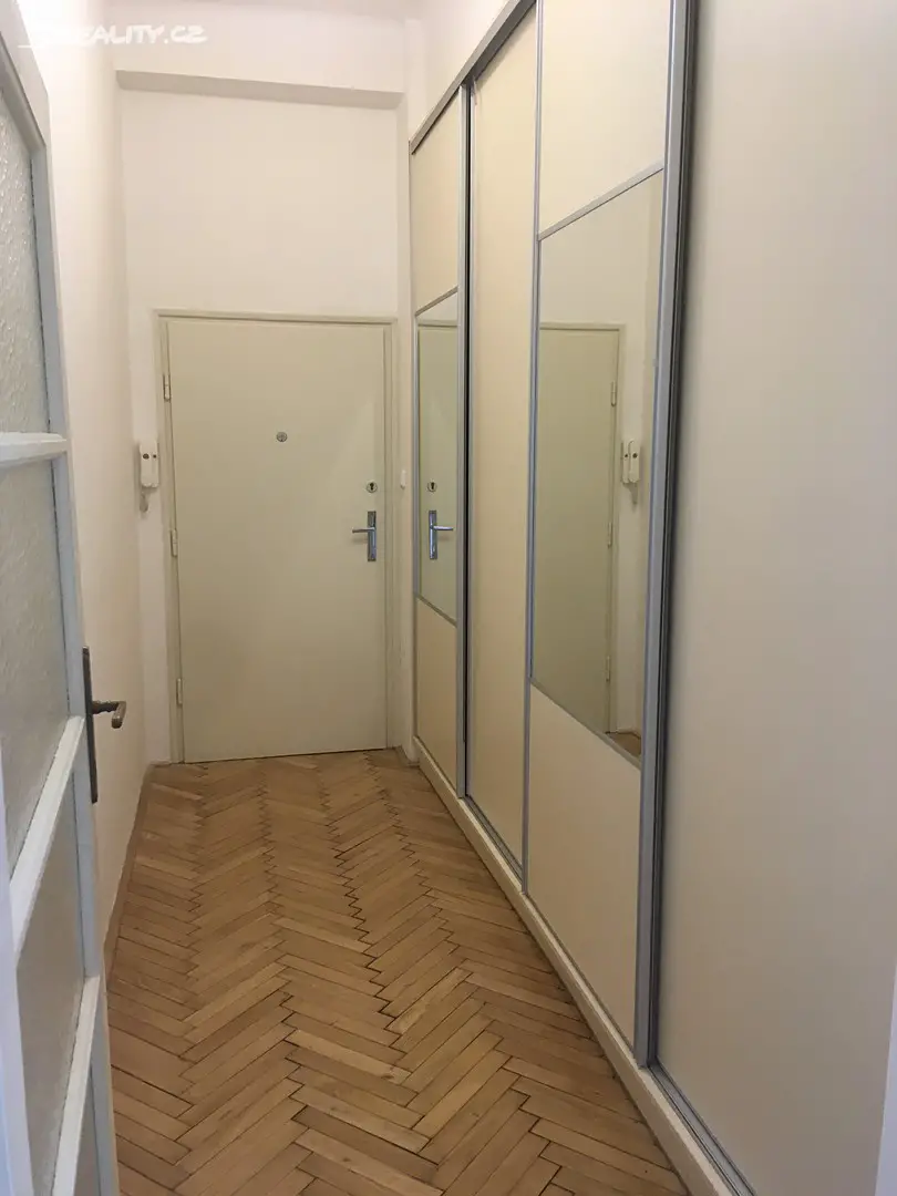 Pronájem bytu 2+1 97 m², Čs. armády, Praha - Bubeneč