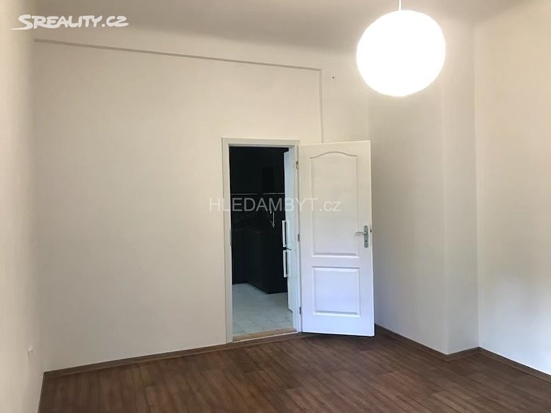 Pronájem bytu 2+1 50 m², U Nikolajky, Praha 5 - Smíchov