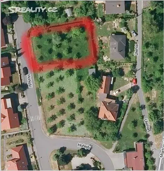 Prodej  pozemku 800 m², Hořejší, Zlín