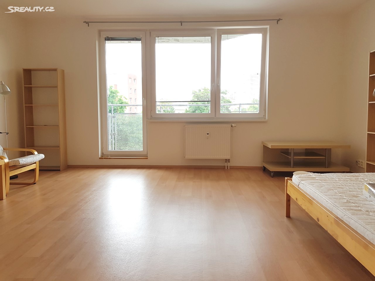 Pronájem bytu 1+kk 40 m², Ve slatinách, Praha 10 - Záběhlice