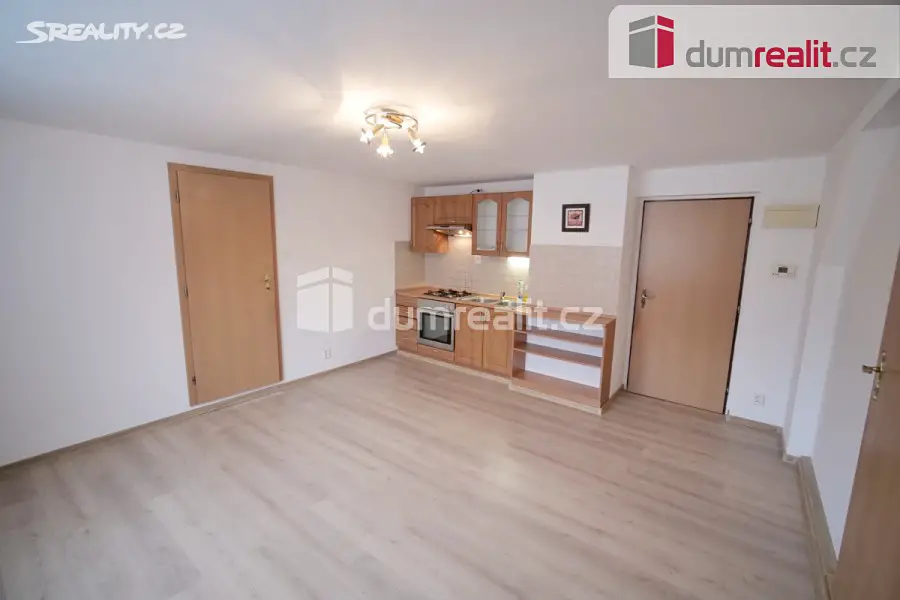 Pronájem bytu 2+kk 35 m², Rolavská, Karlovy Vary - Stará Role