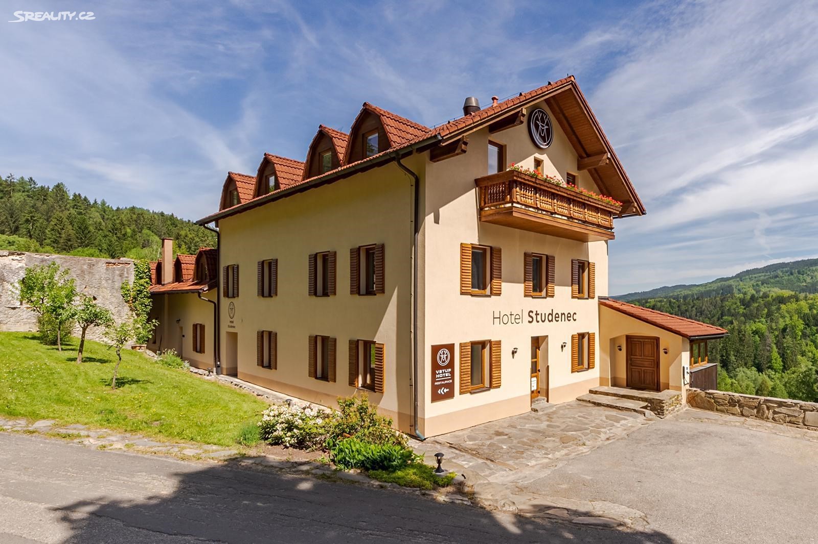 Prodej  vícegeneračního domu 630 m², pozemek 29 007 m², Rožmberk nad Vltavou - Přízeř, okres Český Krumlov