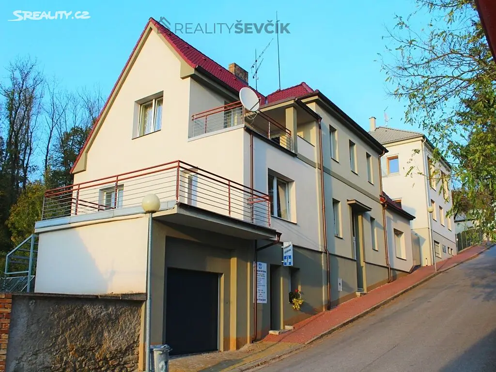 Prodej  rodinného domu 340 m², pozemek 643 m², Boženy Němcové, Hluboká nad Vltavou