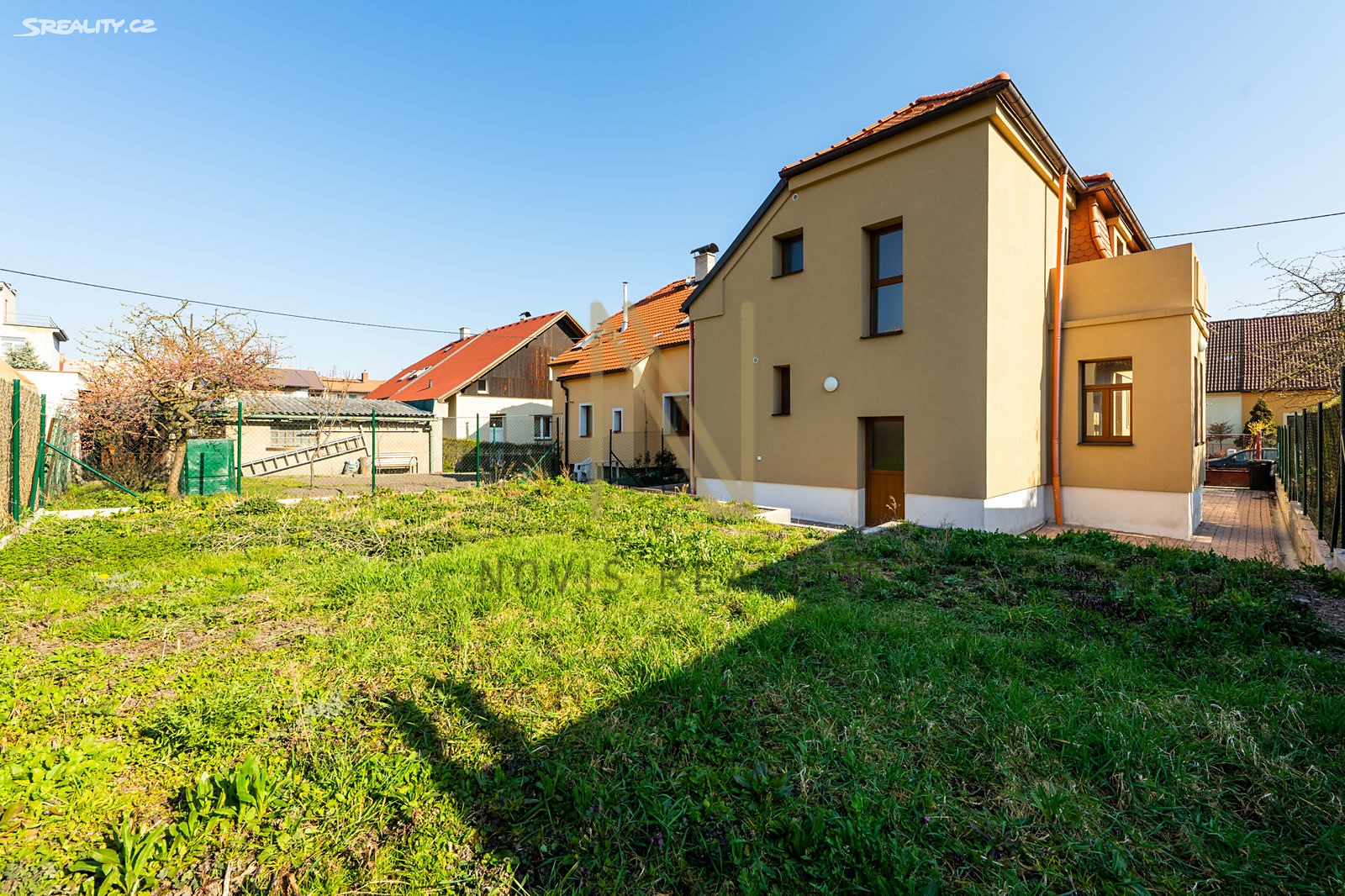 Prodej  rodinného domu 223 m², pozemek 375 m², Třešňová, Plzeň - Doubravka