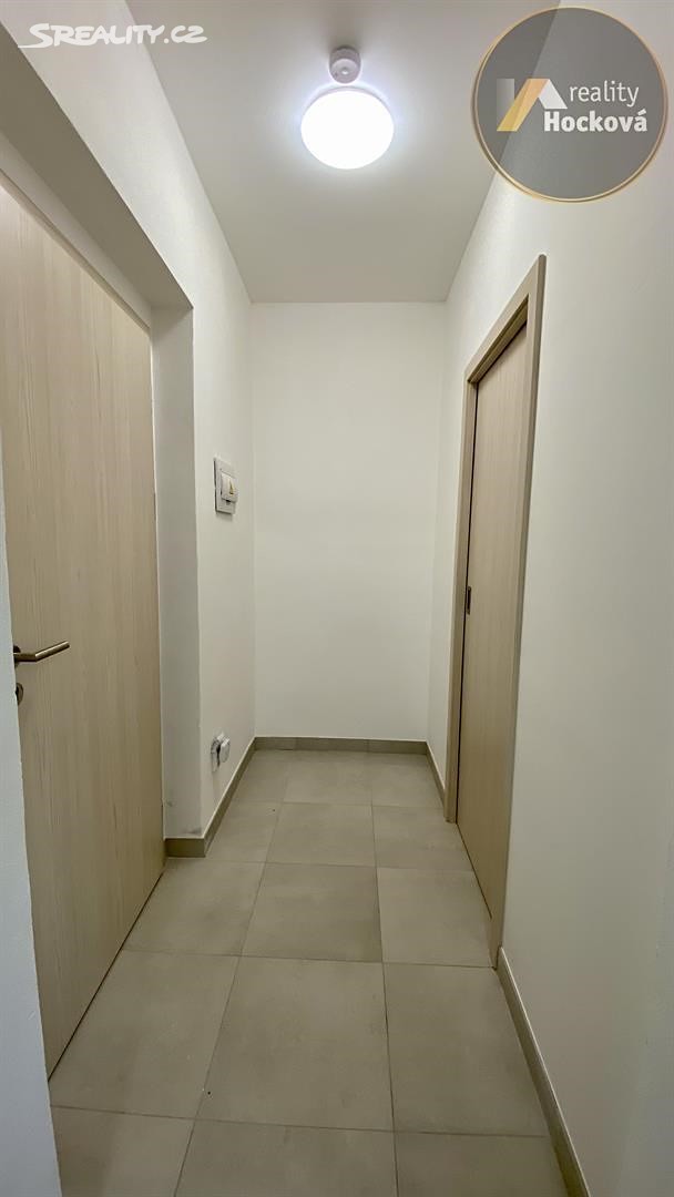 Pronájem bytu 1+kk 32 m², Kladno - Dubí, okres Kladno