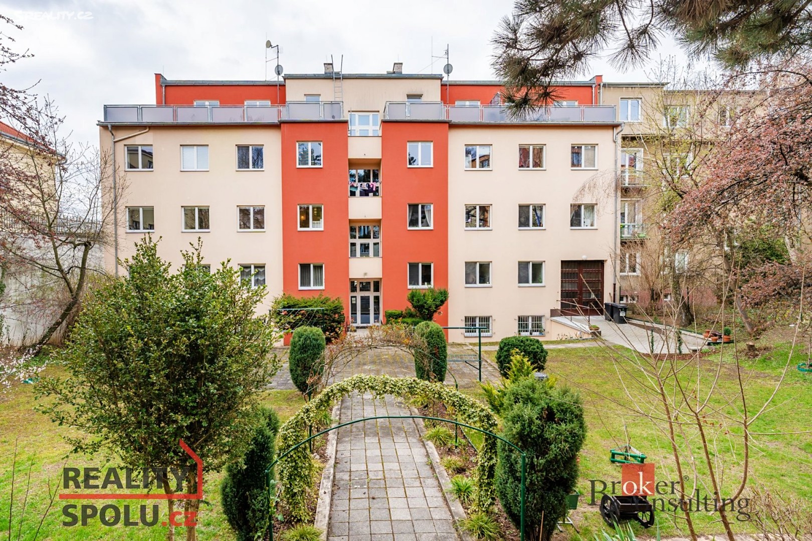 Pronájem bytu 2+1 67 m², Kobyliské náměstí, Praha 8 - Kobylisy