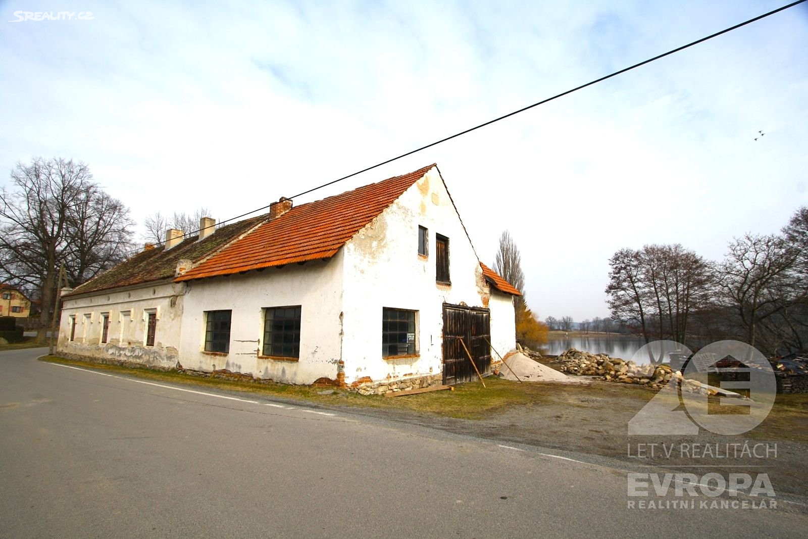Prodej  zemědělské usedlosti 250 m², pozemek 2 006 m², Sedlec-Prčice - Vrchotice, okres Příbram