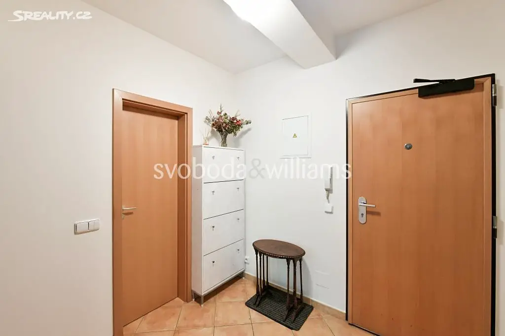 Pronájem bytu 2+kk 50 m², Pod Děkankou, Praha 4 - Nusle