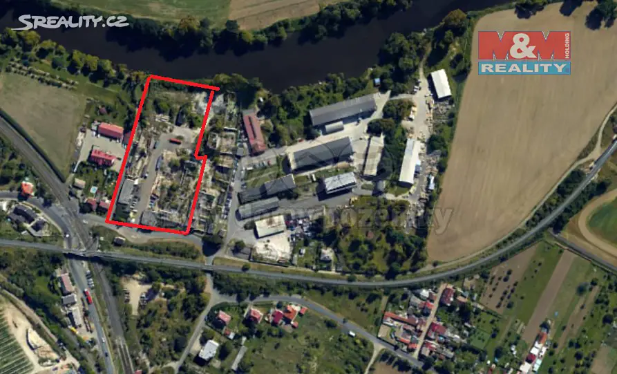 Prodej  pozemku 12 000 m², Žalhostice, okres Litoměřice