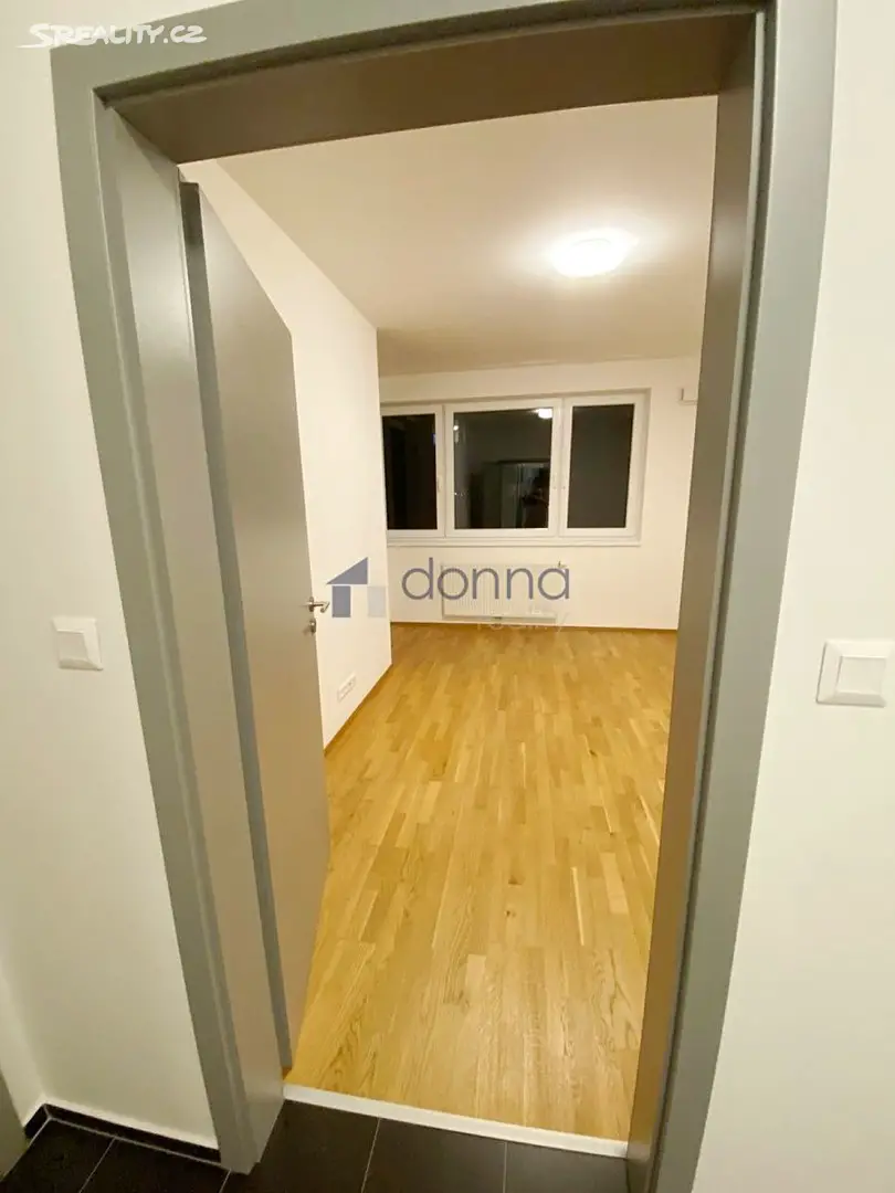 Pronájem bytu 2+kk 53 m², Pod stolovou horou, Praha 5 - Jinonice