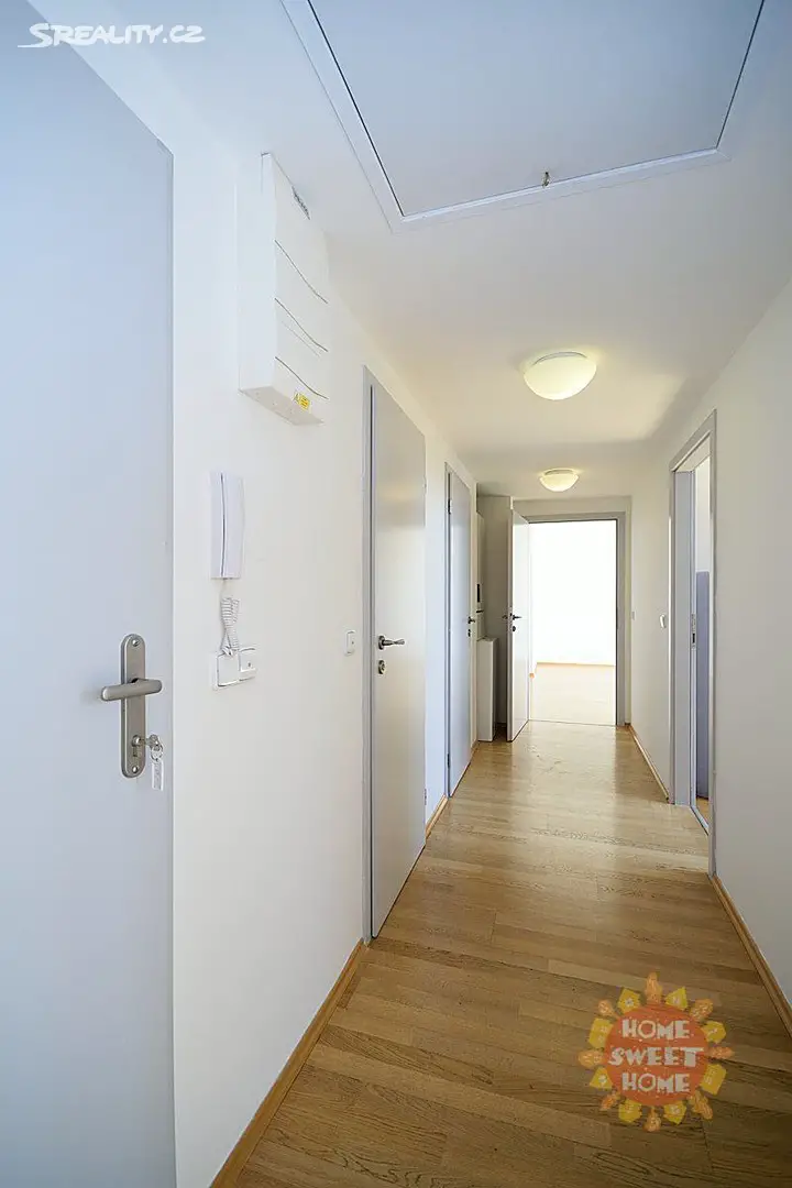 Pronájem bytu 3+1 129 m² (Loft), Štefánikova, Praha 5 - Smíchov