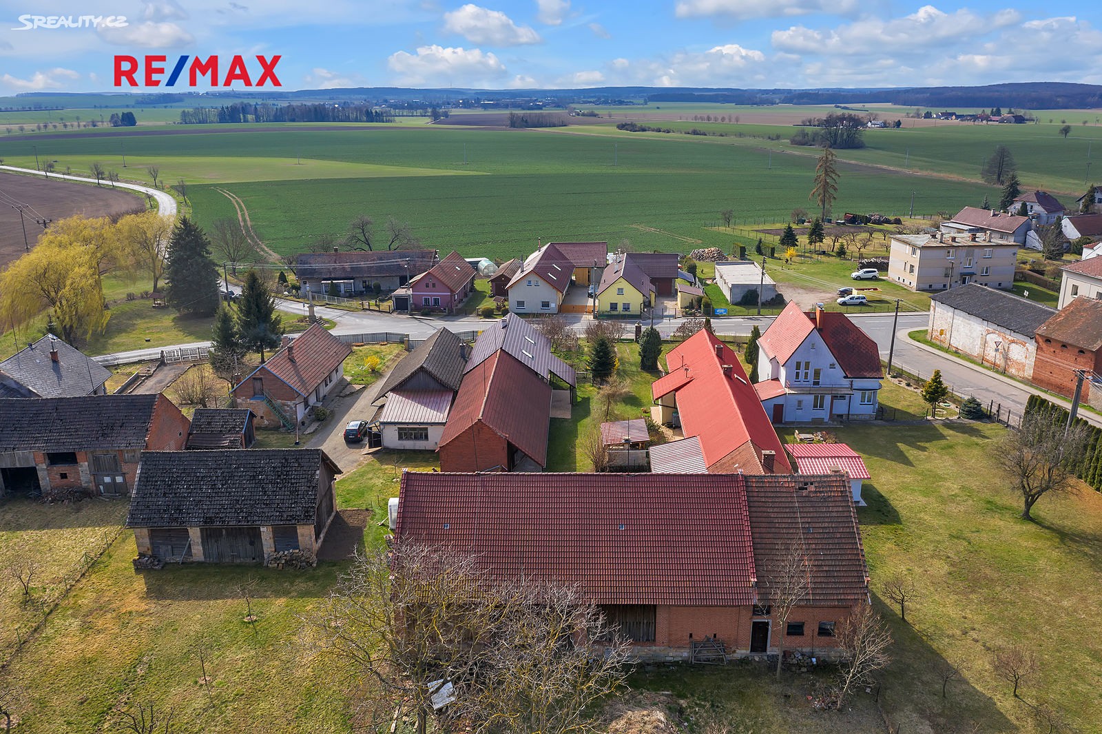 Prodej  rodinného domu 922 m², pozemek 4 966 m², Bašnice, okres Jičín