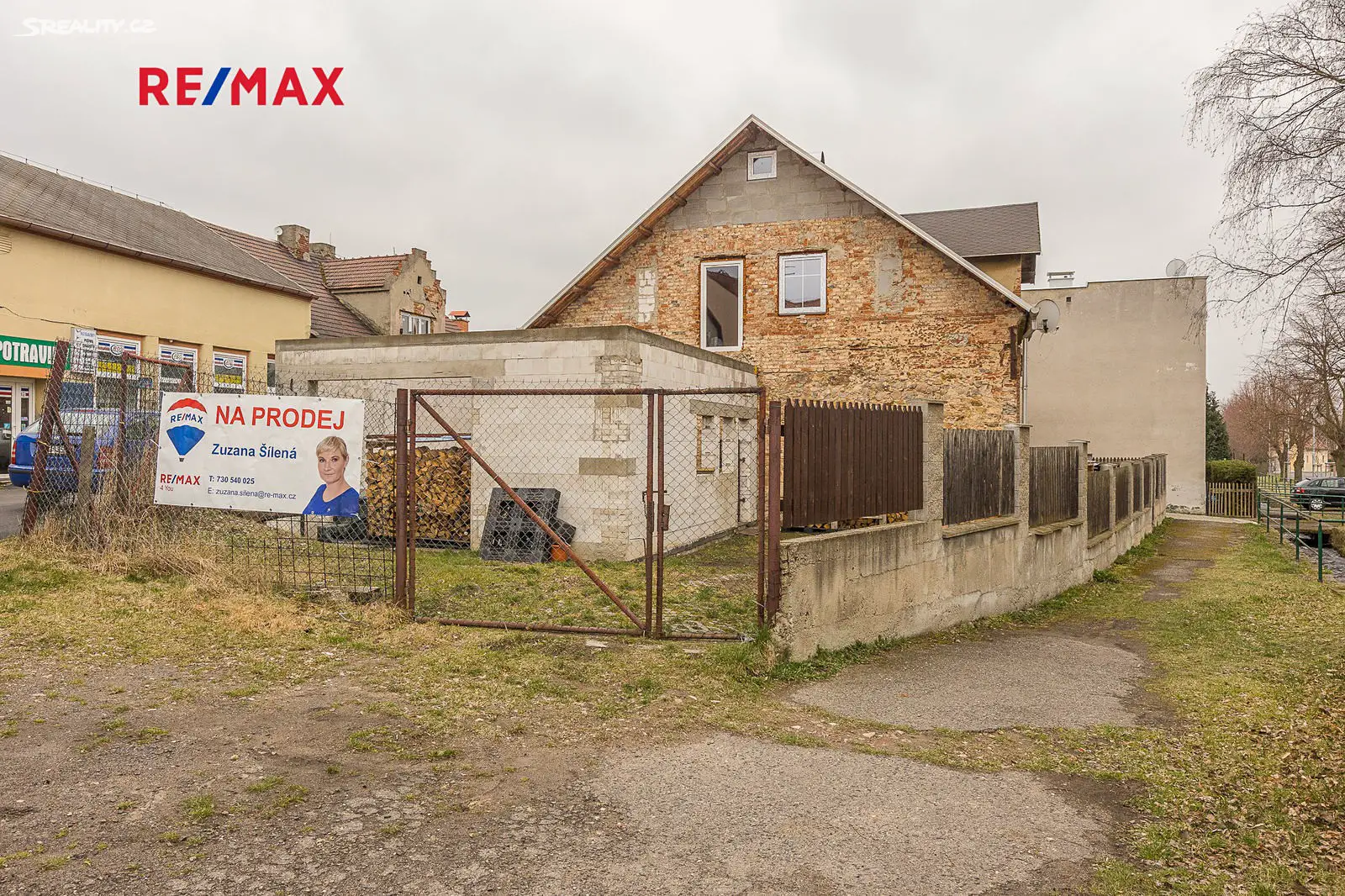 Prodej  rodinného domu 250 m², pozemek 376 m², Husova, Louka u Litvínova