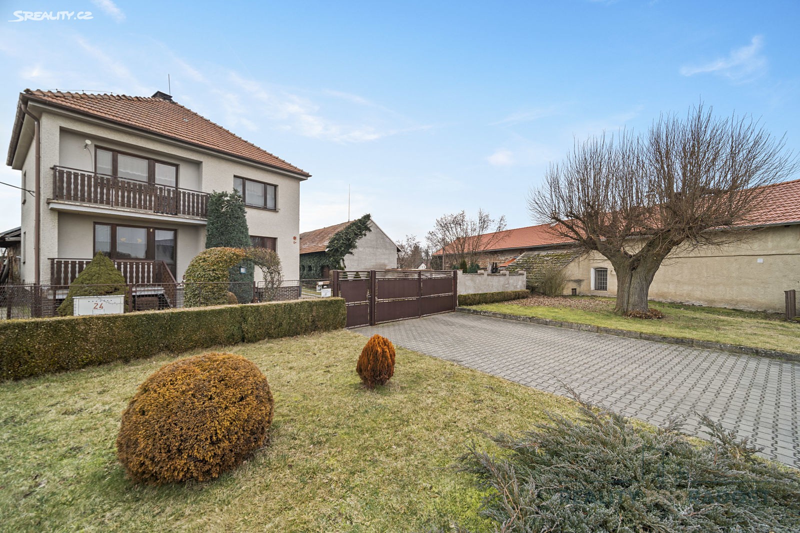 Prodej  rodinného domu 330 m², pozemek 1 037 m², Přelovice, okres Pardubice