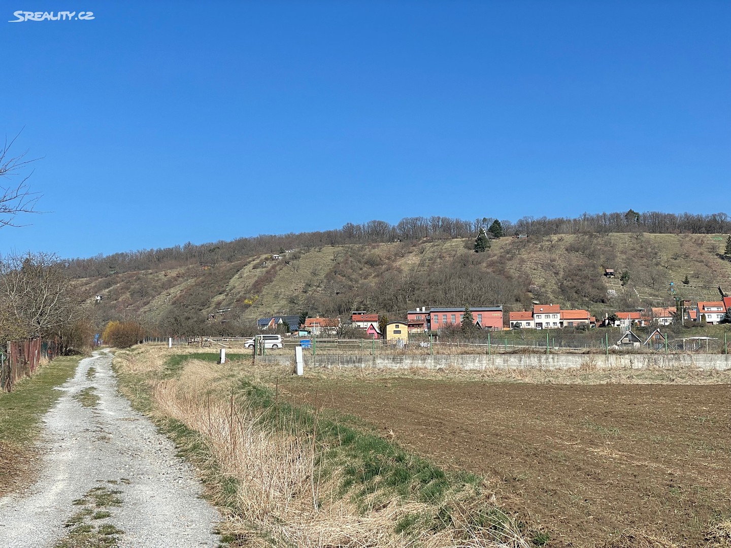 Prodej  stavebního pozemku 1 766 m², Viničné Šumice, okres Brno-venkov