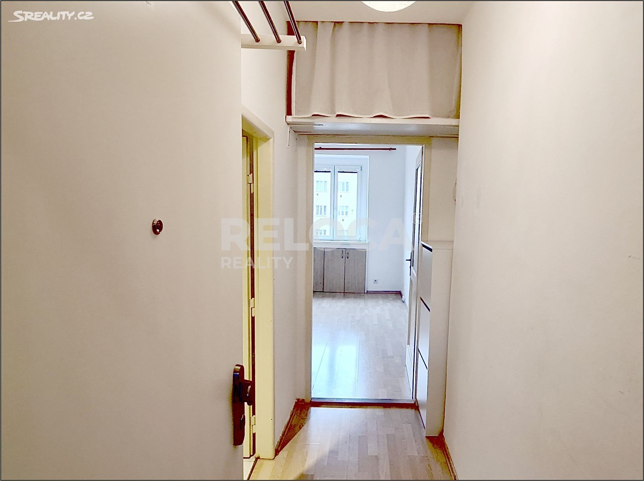 Pronájem bytu 1+kk 23 m², Žateckých, Praha 4 - Nusle