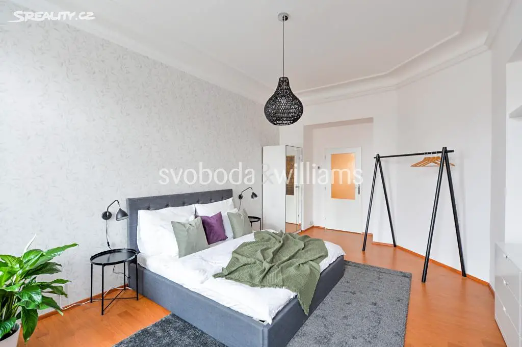 Pronájem bytu 2+1 73 m², Pernerova, Praha 8 - Karlín
