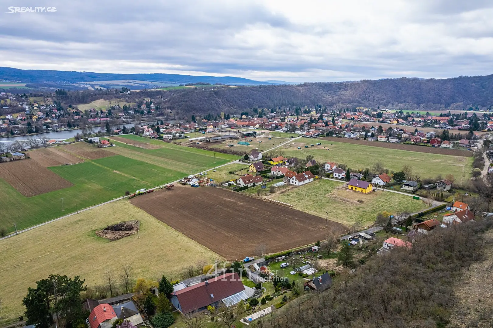 Prodej  stavebního pozemku 2 457 m², Hlásná Třebaň, okres Beroun