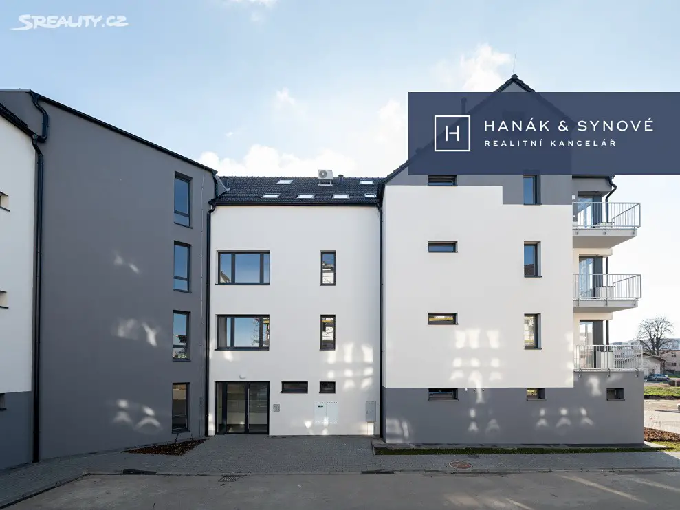 Pronájem bytu 1+kk 54 m² (Mezonet), U Kasáren, Pohořelice
