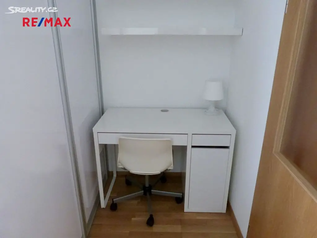 Pronájem bytu 1+kk 42 m², Korunní, Praha 10 - Vinohrady