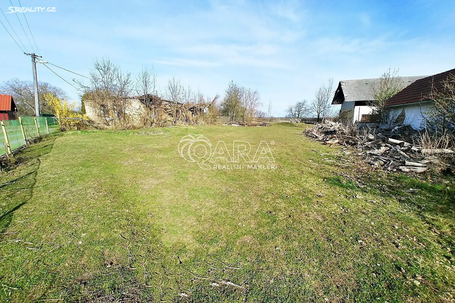 Prodej  stavebního pozemku 1 764 m², Košík - Doubravany, okres Nymburk
