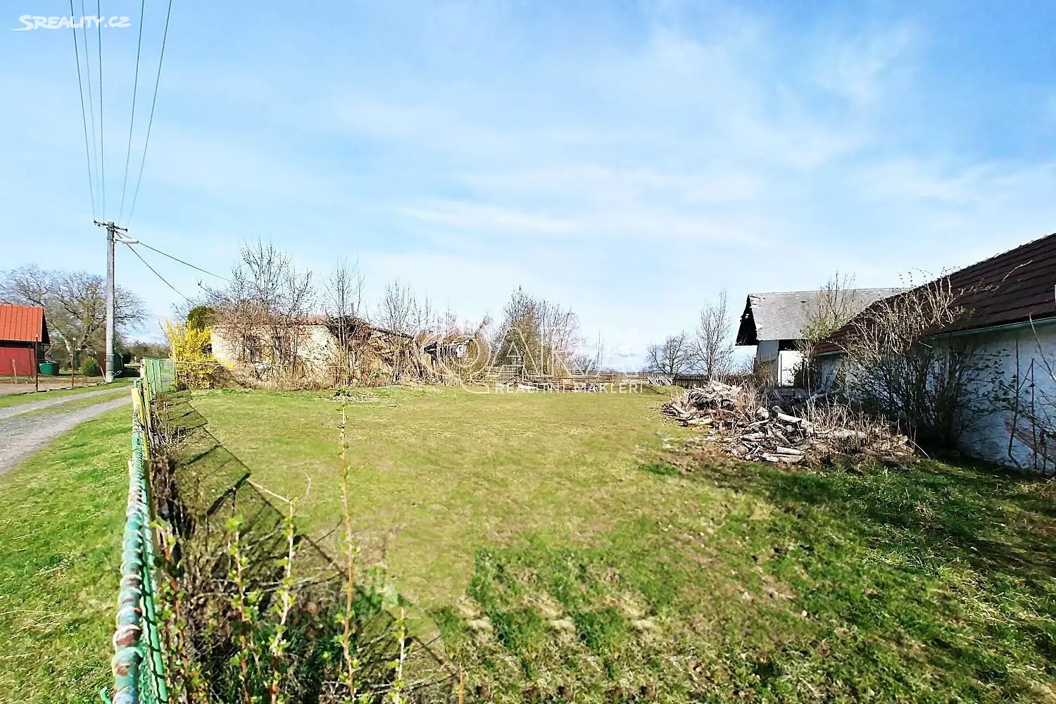 Prodej  stavebního pozemku 1 764 m², Košík - Doubravany, okres Nymburk