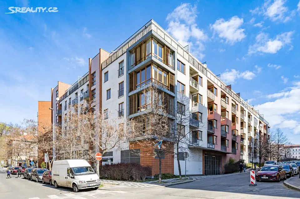 Prodej bytu 1+kk 44 m², Roháčova, Praha 3 - Žižkov