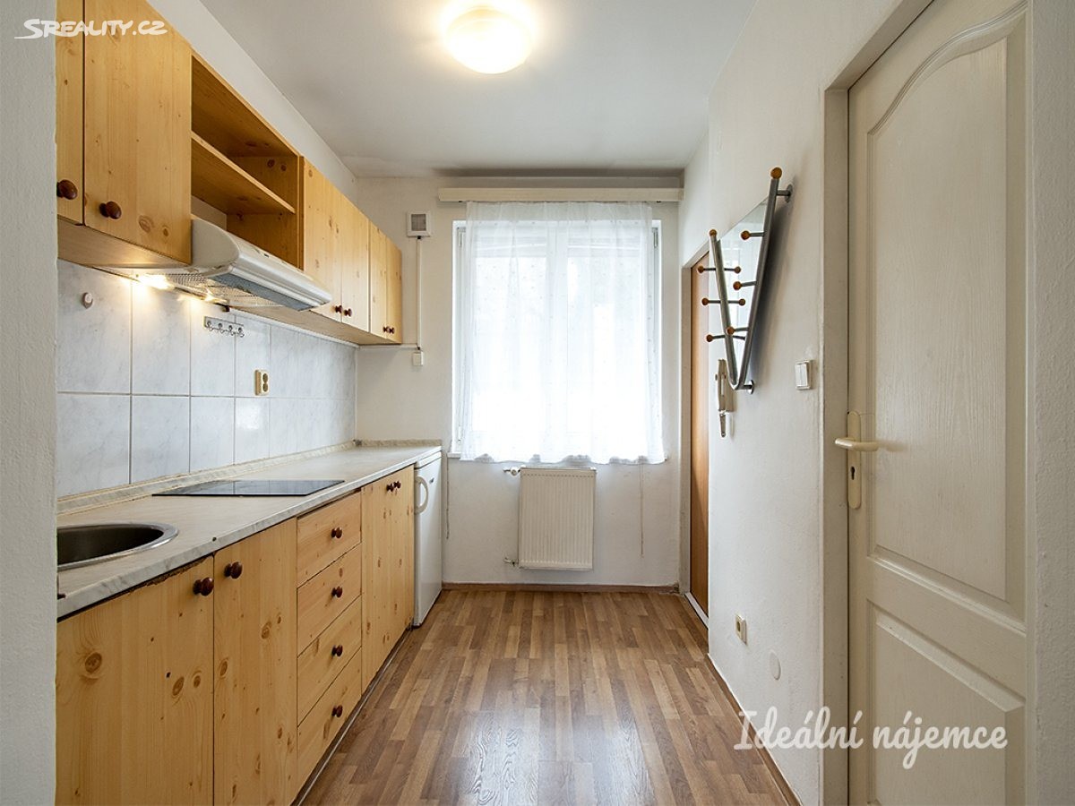 Pronájem bytu 1+kk 25 m², 5. máje, Praha 5 - Stodůlky