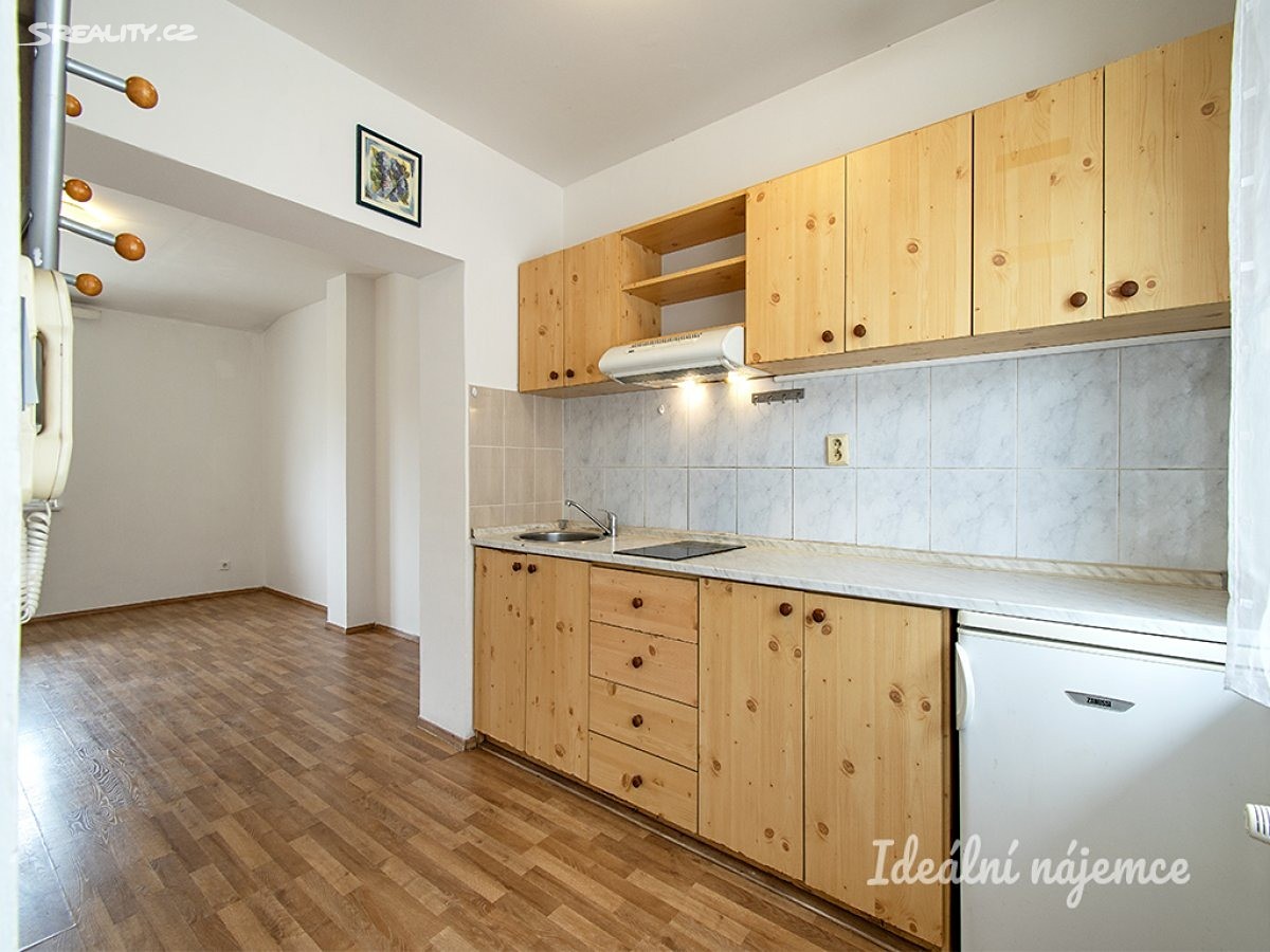 Pronájem bytu 1+kk 25 m², 5. máje, Praha 5 - Stodůlky