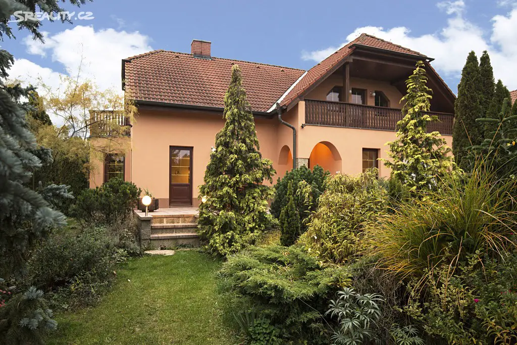 Pronájem  rodinného domu 200 m², pozemek 2 900 m², Roblín - Kuchařík, okres Praha-západ