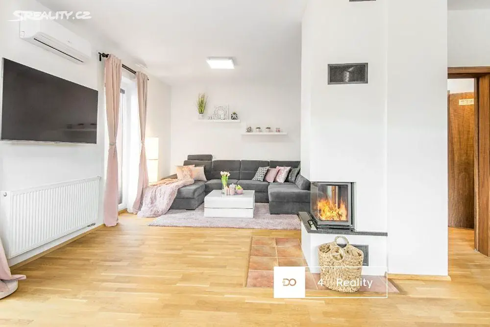 Prodej bytu 3+kk 107 m², Na Výsluní, Říčany