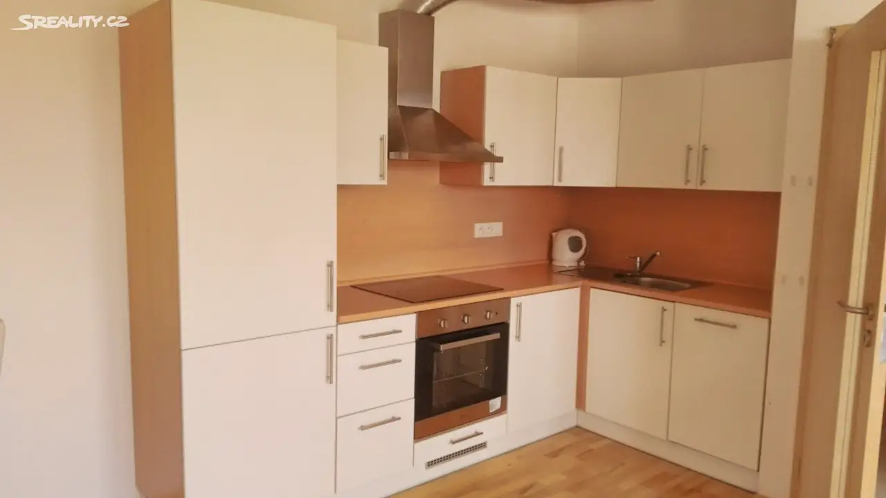 Pronájem bytu 3+kk 71 m², Břeclavská, Praha - Kyje