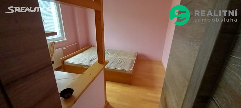 Prodej bytu 3+1 63 m², Školní, Nová Role