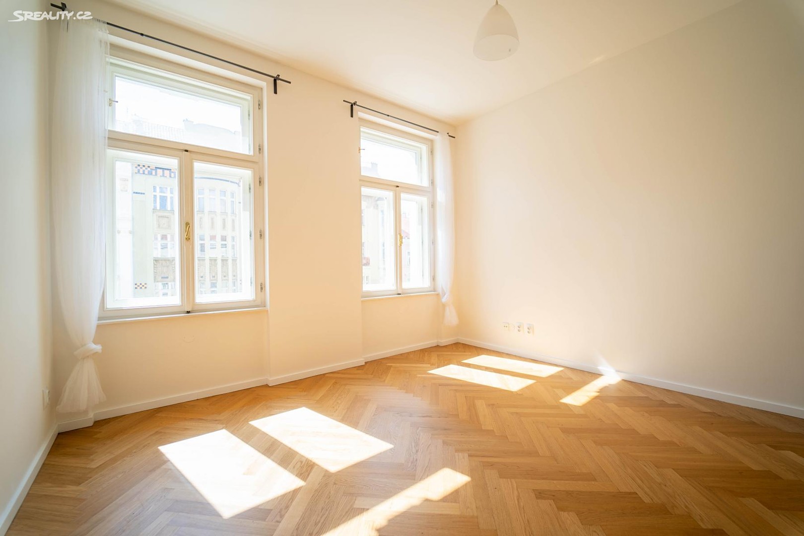 Prodej bytu 1+kk 26 m², Korunovační, Praha 7 - Bubeneč