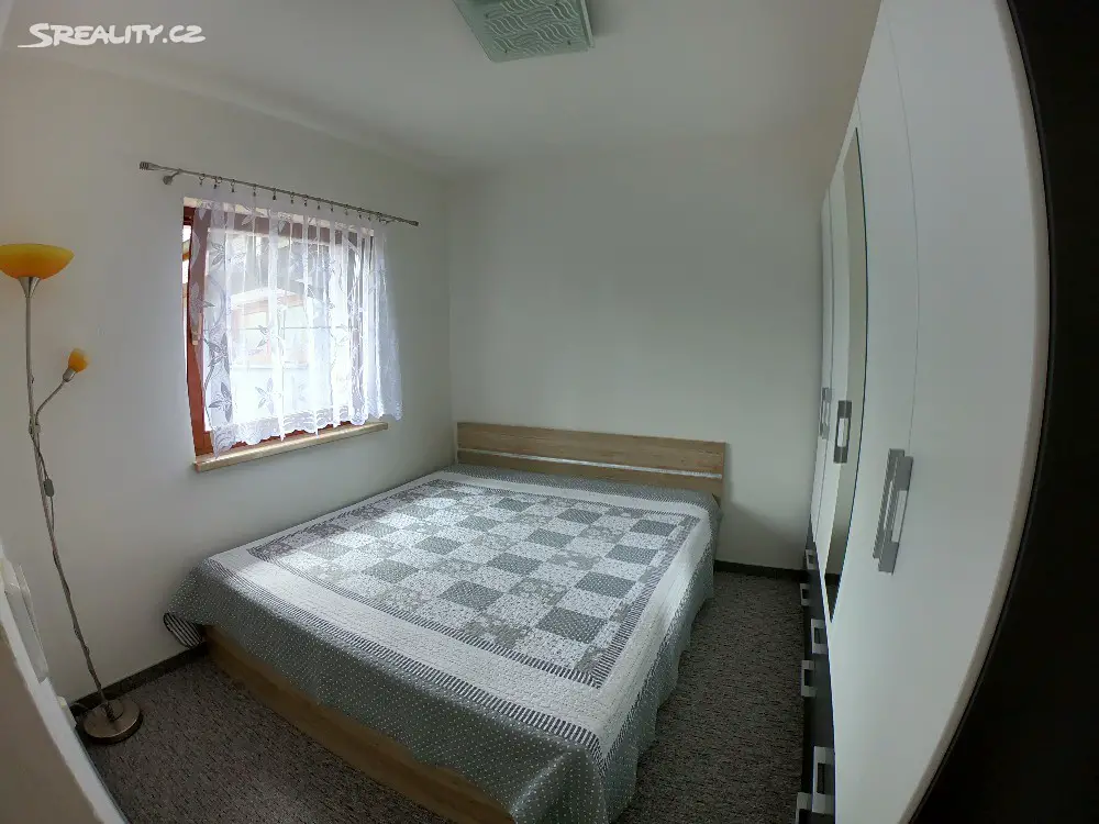 Pronájem bytu 2+1 48 m², K Letišti, Karlovy Vary