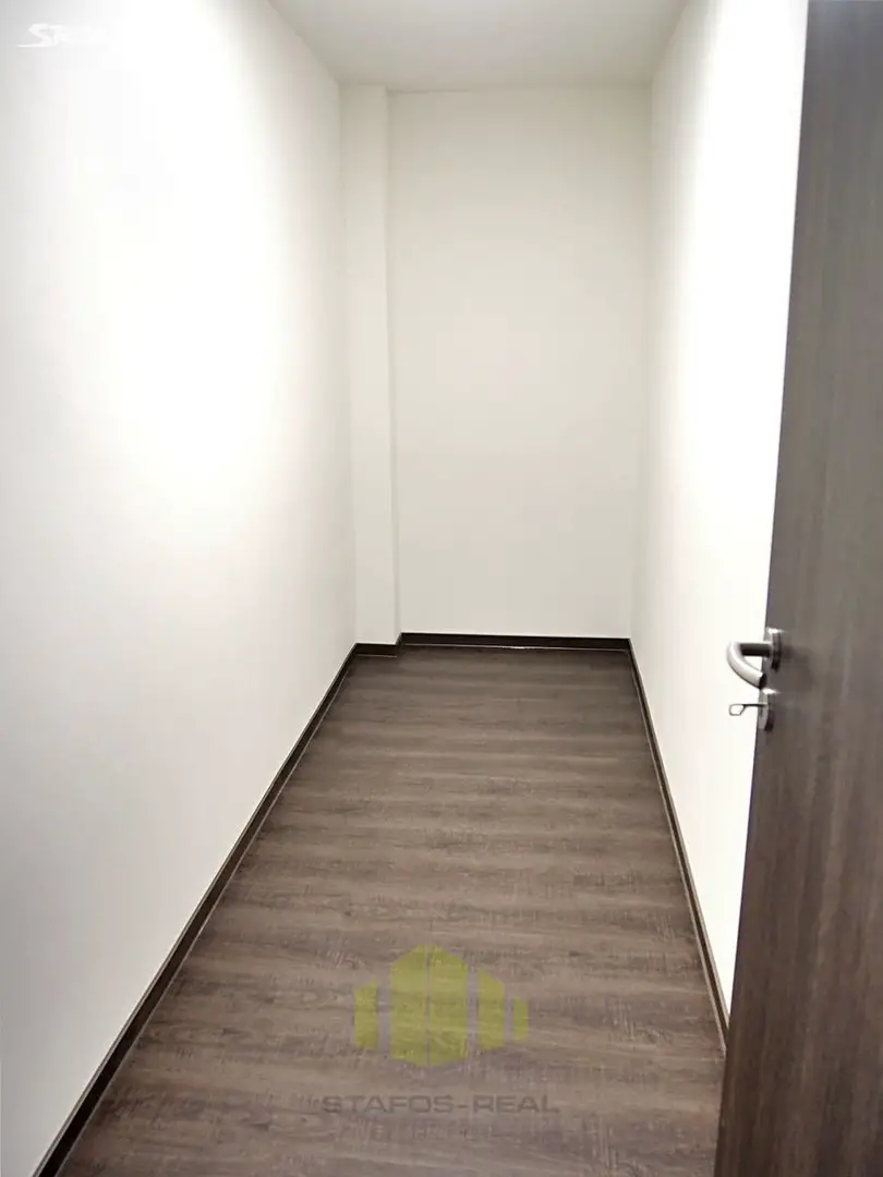 Pronájem bytu 2+kk 55 m², Topolová, Olomouc - Slavonín